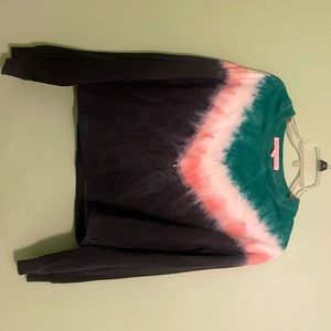 Long sleeve shirt wore it twice. It is not too thick or too thin of a layer.